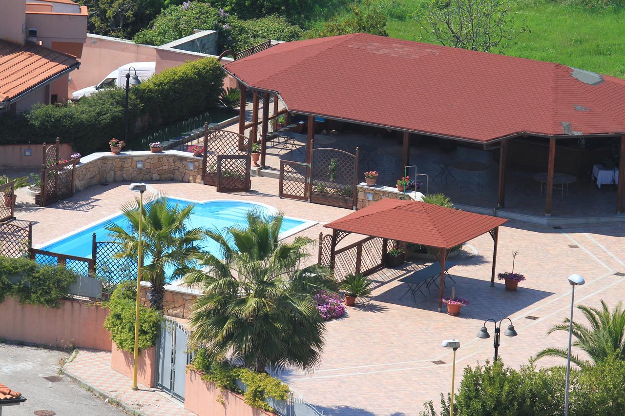 Il Cavallino Rosso Thiesi Extérieur photo